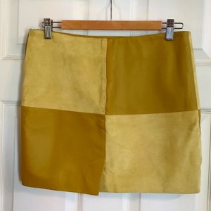 Forever 21 BROKEN ZIPPER yellow mini skirt - size Medium